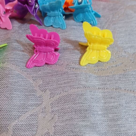 Butterfly hairclips - Picture 3 of 4